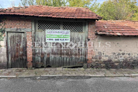 One-storey house in the village of Dragoinovo One-storey house in the village of Dragoinovo